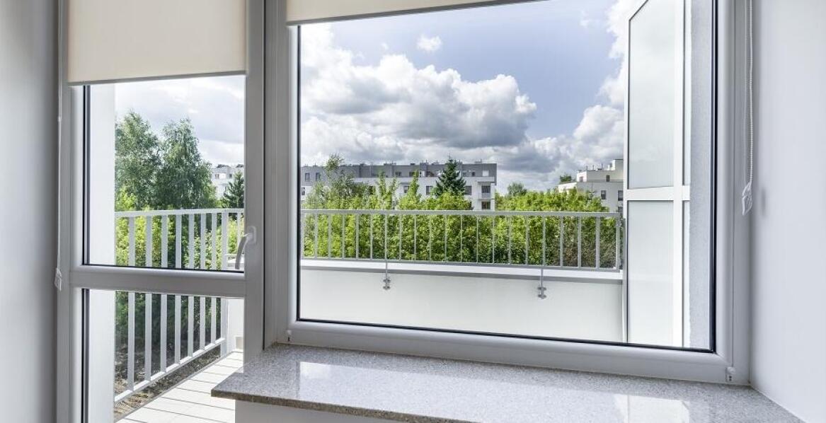 Jakie są najnowsze trendy w projektowaniu okien balkonowych?