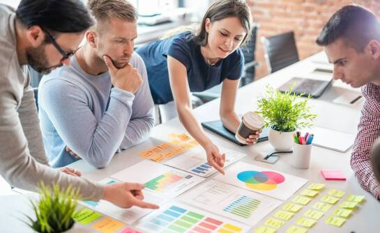 Rola doradztwa technicznego w procesie zamawiania opakowań plastikowych