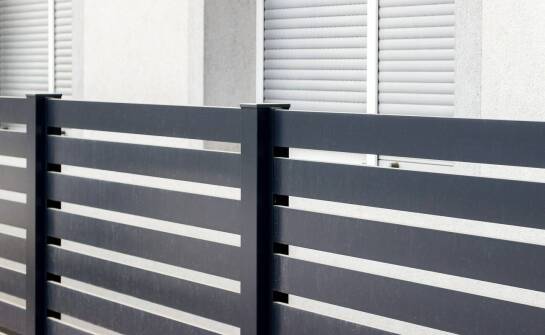 Estetyka i funkcjonalność: wybór zaślepek do nowoczesnych ogrodzeń