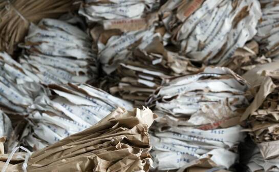 Znaczenie segregacji odpadów papierowych przed oddaniem do skupu