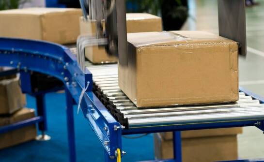 Automatyzacja etykietowania opakowań zbiorczych – klucz do optymalizacji procesów produkcyjnych