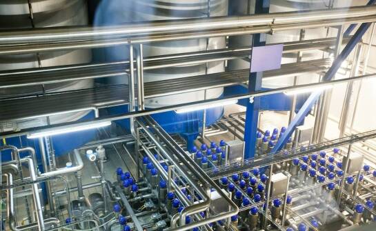 Jakie właściwości powinny mieć troleje transportowe dla przemysłu spożywczego?