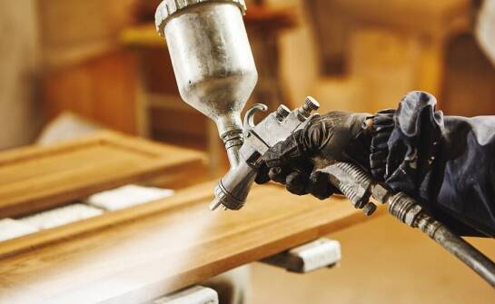 Zastosowanie preparatów ogniochronnych do drewna w nowoczesnym budownictwie