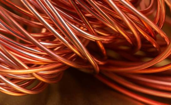 Złom miedziany a ekologia: jak odpowiedzialny recykling wpływa na środowisko?