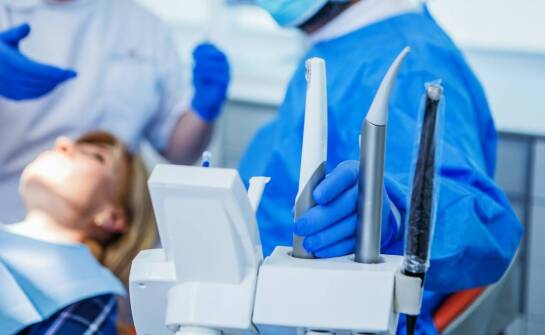 Jak przebiega bezbolesne endodontyczne leczenie zębów?