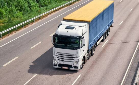 Transport skandynawia: Znaczenie nowoczesnych technologii w transporcie międzynarodowym