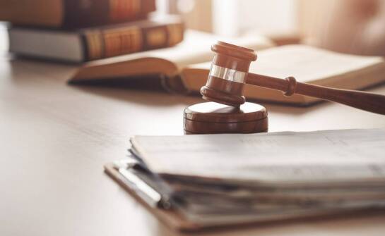 Jakie są koszty reprezentacji prawnej przy egzekwowaniu zaległych wynagrodzeń?