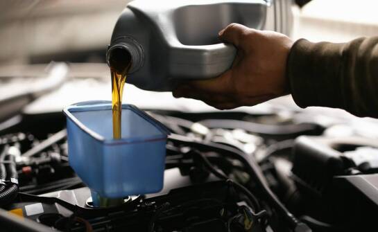 Dlaczego warto skorzystać z pełnego pakietu serwisowego przy wymianie oleju?