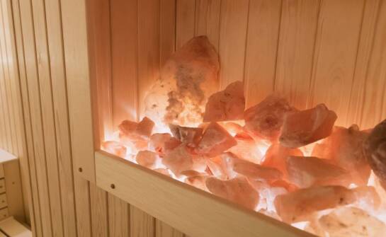 Porównanie właściwości różnych typów grot solnych dla dzieci i niemowląt