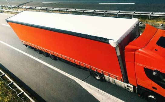 Jak przygotować pojazd do transportu z USA, aby zapewnić bezpieczeństwo?