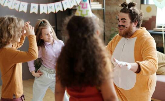 Jak teatralne warsztaty wpływają na emocjonalny rozwój uczestników?