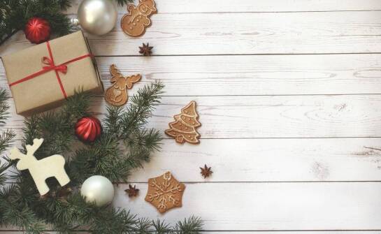 Jakie korzyści niesie użycie ekologicznych materiałów w produkcji świątecznych kartonów?