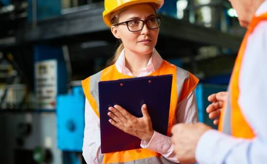 Charakterystyka pracy a efektywność zewnętrznej obsługi w BHP