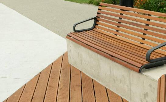 Czym różni się architektoniczny beton od tradycyjnych materiałów wykończeniowych?