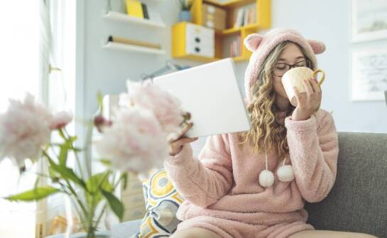 Biała Furia Kigurumi: Twój nowy ulubiony domowy strój