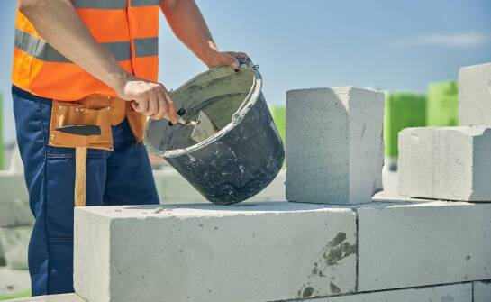 Jak wygląda proces montażu betonowych ogrodzeń?