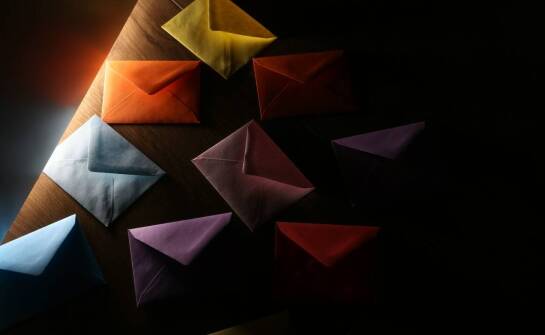 Jakie są zalety użycia styroduru w 3D literach dla świetlnych reklam?