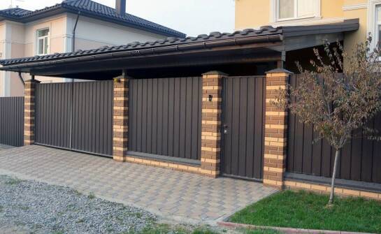 Wann lohnt es sich, blickdichte Zaunanlagen aus Polen zu verwenden?