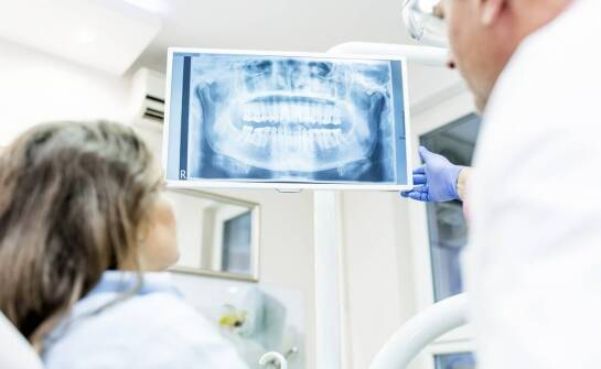 Co obejmuje stomatologiczną diagnostykę i dlaczego jest niezbędna przed leczeniem?