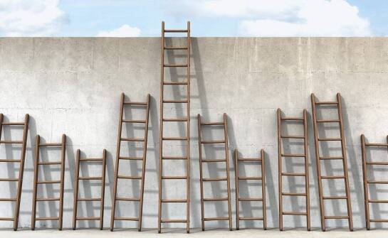 Jakie są najnowsze trendy w designie drabin drewnianych przystawnych?