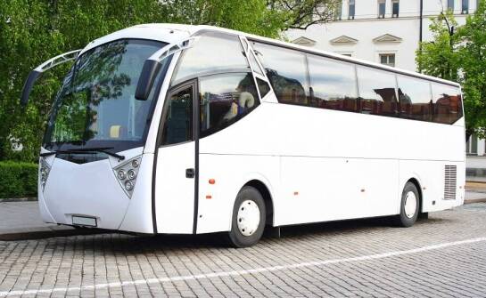 Co wyróżnia wynajem naszych autokarów na tle konkurencji?