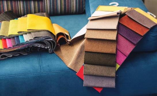 Jak hurtownia tkanin tapicerskich wspiera projektantów wnętrz?