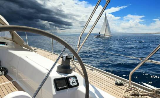 Oddychające spodnie żeglarskie – dlaczego są niezbędne?