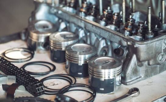 Jak oryginalne zamienne części wpływają na bezpieczeństwo jazdy w Peugeocie 206?