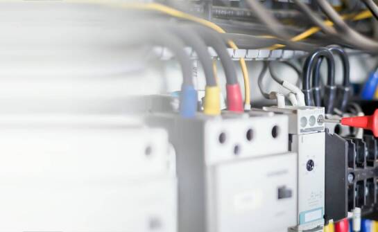 Wpływ serwisu falowników na poprawę sprawności maszyn