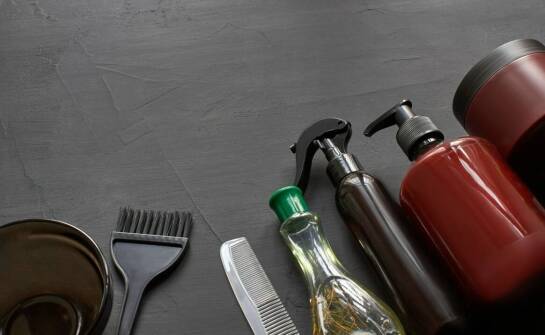 Jak wybrać odpowiednie farby fryzjerskie do włosów dla różnych typów włosów?