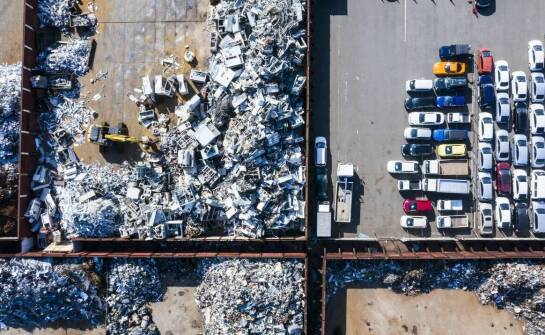 Jak przebiega proces złomowania aut w Chełmku?