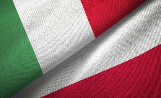 Materiał na flagę Polski – jakie są najważniejsze cechy?