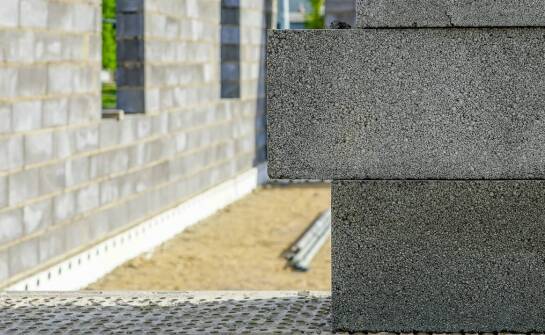 Odporność betonowych bloczków na ekstremalne warunki pogodowe