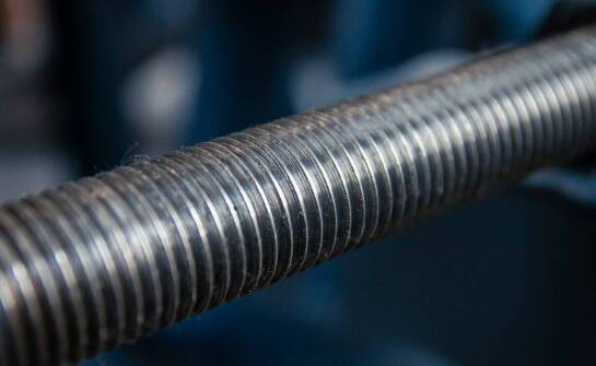 Trapezowe śruby a precyzja ruchu w systemach automatyki przemysłowej