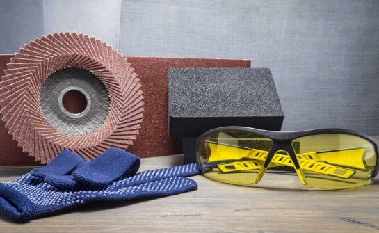 Wpływ koloru na funkcjonalność roboczych rękawic – czy czarne są lepsze?