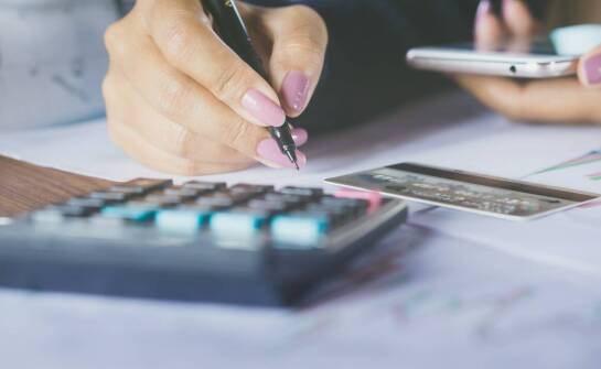 Jak szybko i efektywnie wymieniać euro, korzystając z aktualnych kursów?