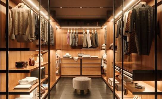 Jakie dodatki wybrać do garderoby z siedziskiem na wymiar, by podkreślić jej styl?