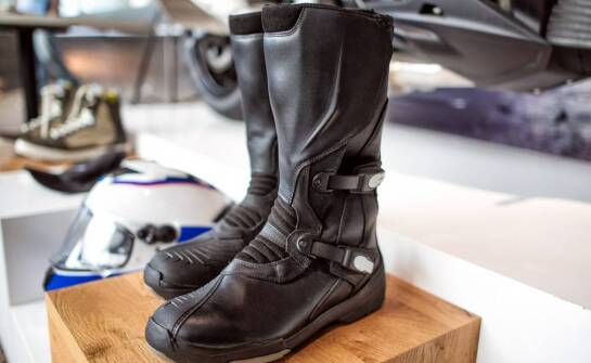 Jakie cechy wyróżniają najlepsze motocyklowe kurtki dostępne na rynku?