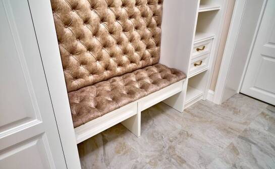 Garderoba tapicerowana do przedpokoju – jak zwiększyć jej trwałość?