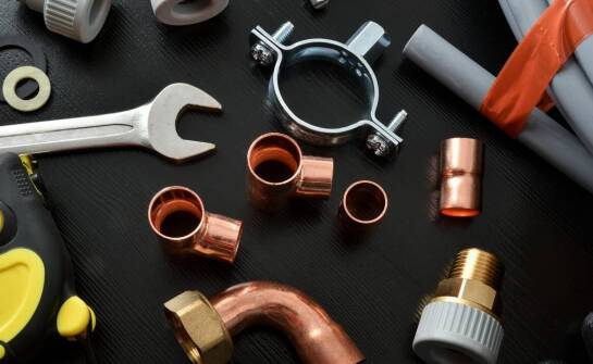 Jakie są najnowsze trendy w projektowaniu obejm do rur 100?