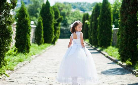 Jakie buty wybrać dla chrzestnej plus size do komunijnej sukienki?