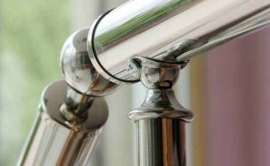 Wpływ designu na ceny balkonowych balustrad w Krakowie