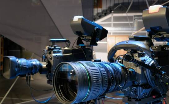 Kluczowe korzyści z produkcji filmów eventowych przez reklamową agencję