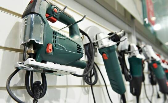 Jakie technologie wspomagają naprawy magazynowych regałów?