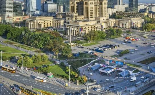 Jak planować zwiedzanie w Warszawie z użyciem komunikacji miejskiej?