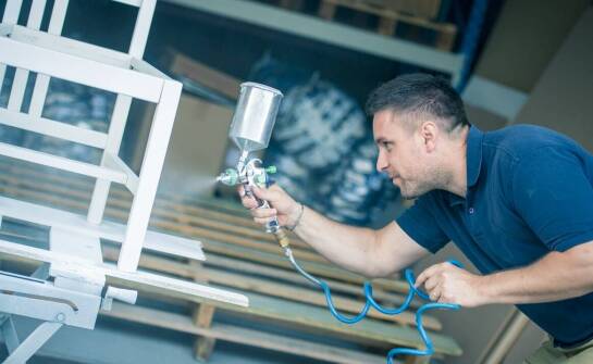 Ekologiczne znaczenie malowania proszkowego w produkcji mebli