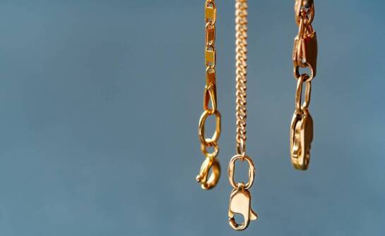 Jak srebrne charmsy mogą wzbogacić Twoją biżuterię kolekcję?