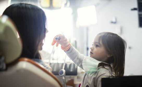 Dlaczego regularne kontrole u ortodonty są ważne dla zdrowia zębów u dziecka?