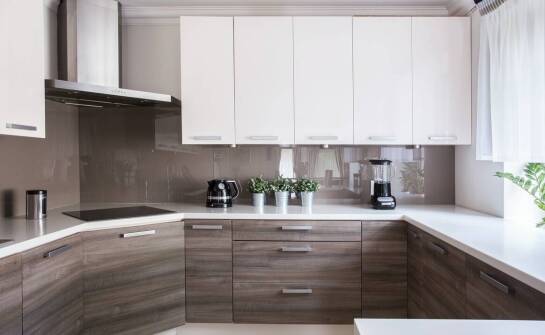 Jak wpływa oklejanie MDF na funkcjonalność i ergonomię kuchni?