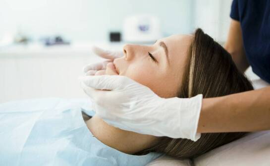 Skuteczność anestezyny w redukcji bólu przy zabiegach dermatologicznych